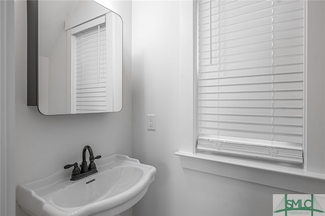 bathroom with sink