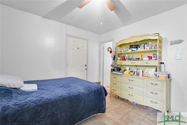 bedroom with ceiling fan