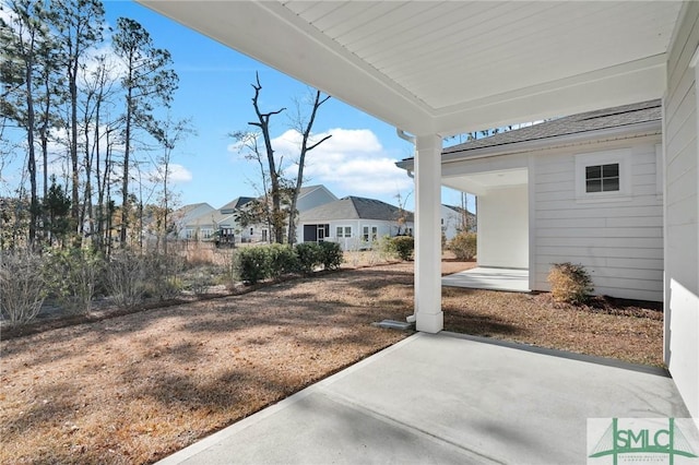 view of yard featuring a patio