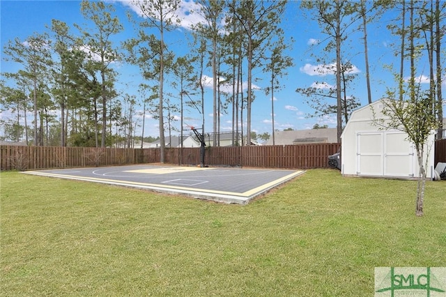 view of sport court featuring a yard