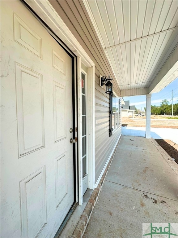 view of patio / terrace with covered porch