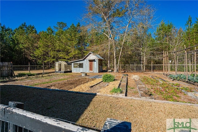 view of yard with a shed