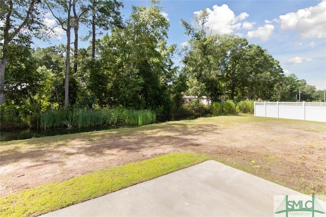 view of yard featuring a patio area