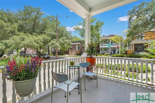 524 E Henry St, Savannah, GA 31401 - view of porch