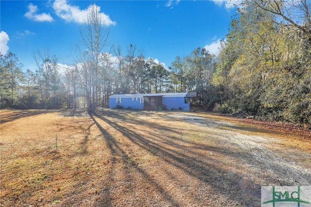 view of front of house with a front lawn