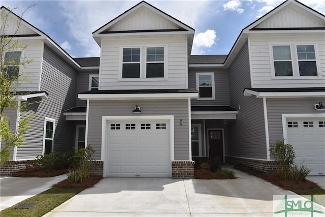 view of front of home featuring a garage