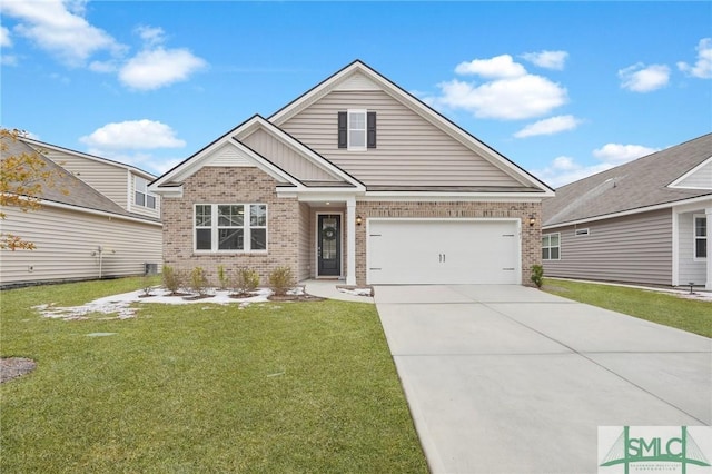 view of front of home featuring a front lawn