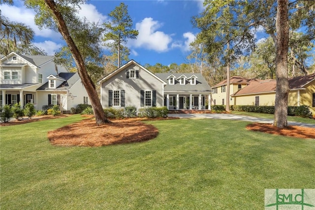 view of front of property with a front yard