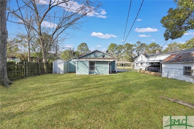 view of yard featuring a storage unit