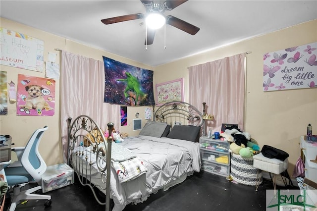 bedroom with ceiling fan