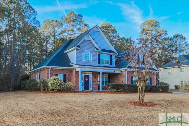 view of front of property with a front yard