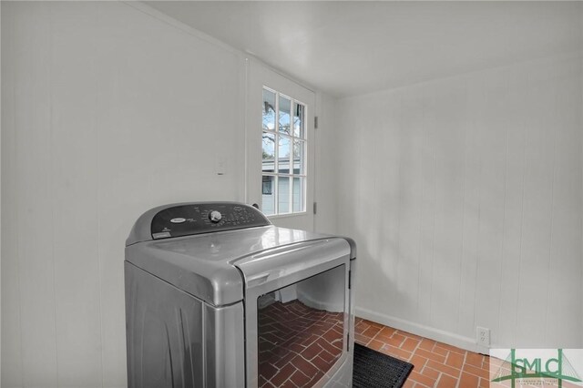 laundry room with washing machine and dryer