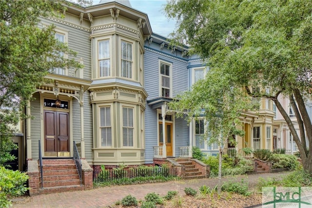 view of italianate home