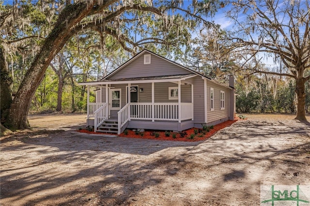 view of front facade with covered porch