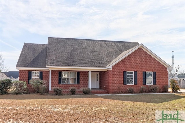 view of front of house with a front lawn