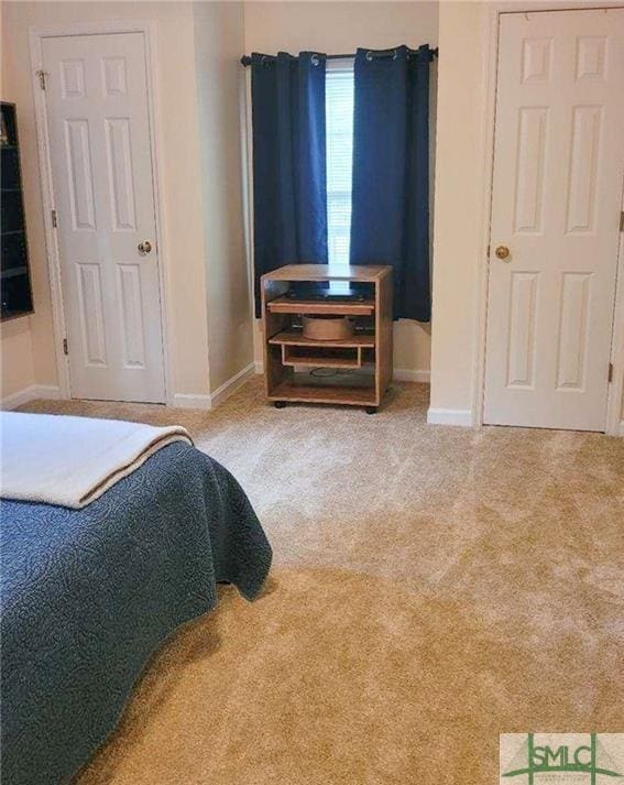 view of carpeted bedroom