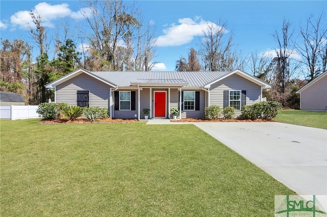 ranch-style home featuring a front yard