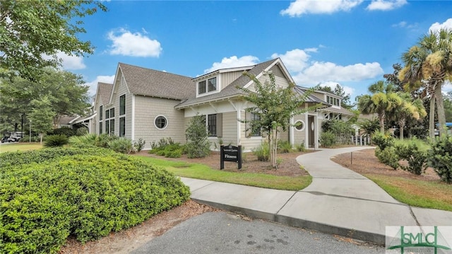 view of front of property