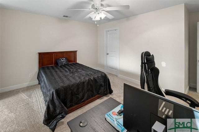 carpeted bedroom featuring ceiling fan