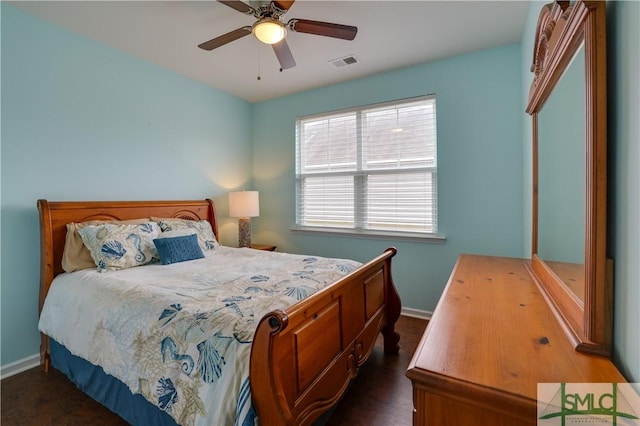 bedroom featuring ceiling fan