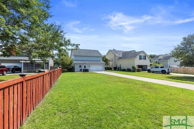 view of front facade with a front yard