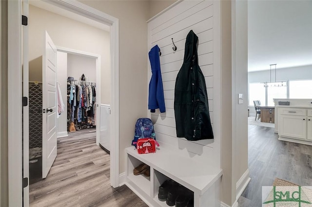 100 Sweetwater Cir, Rincon, GA 31326 - mudroom featuring light hardwood / wood-style flooring