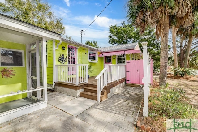 115 2nd Ave, Tybee Island, GA 31328 - property entrance
