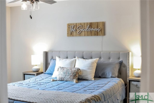 bedroom with ceiling fan