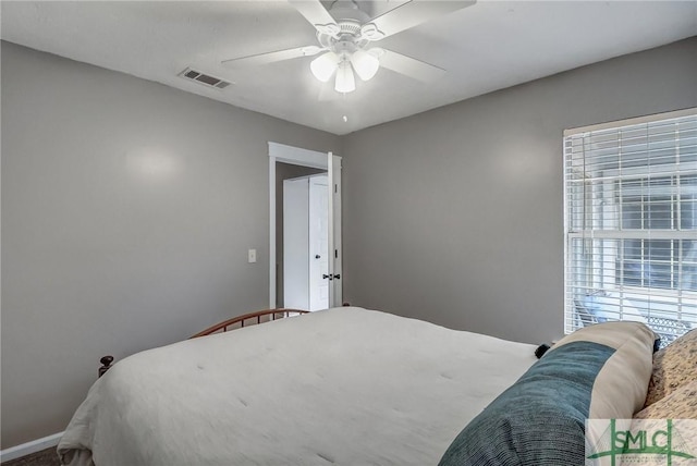 bedroom with ceiling fan