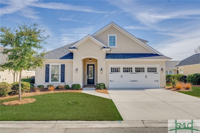 view of front of property featuring a front yard