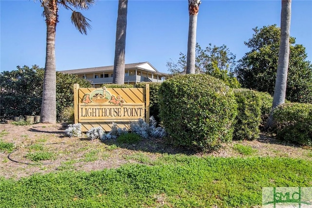 view of community / neighborhood sign