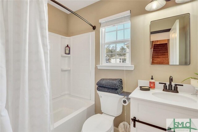 469 Nashview Trl, Allenhurst, GA 31301 - full bath with shower / bath combo with shower curtain, vanity, and toilet
