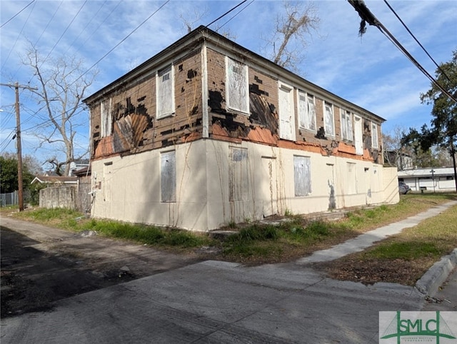 view of side of home