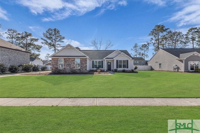 view of front of home featuring a front lawn