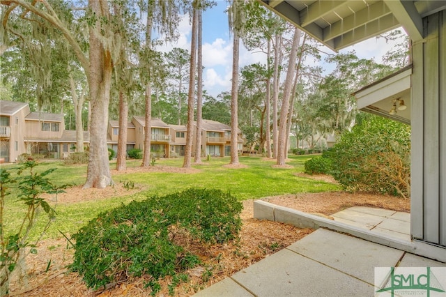 view of yard with a residential view