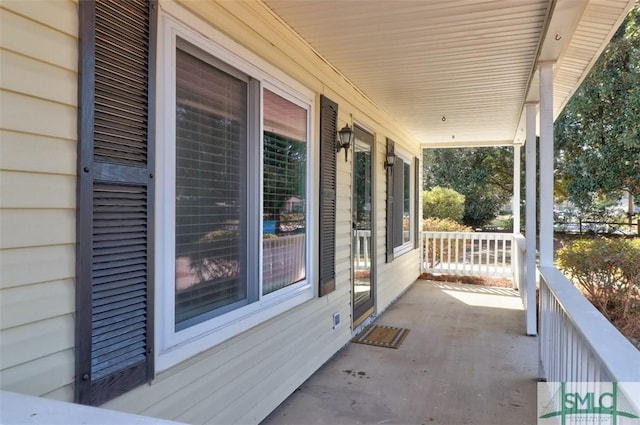 view of patio / terrace with covered porch