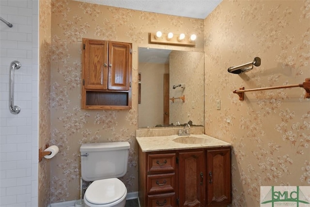 full bath with toilet, wallpapered walls, a tile shower, and vanity