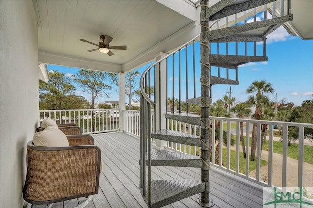 deck with ceiling fan