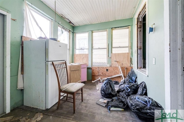 sunroom featuring a healthy amount of sunlight