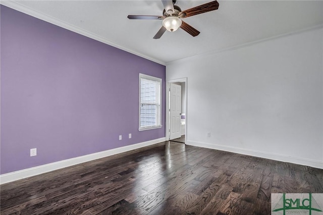 empty room with ceiling fan, baseboards, dark wood-style floors, and crown molding