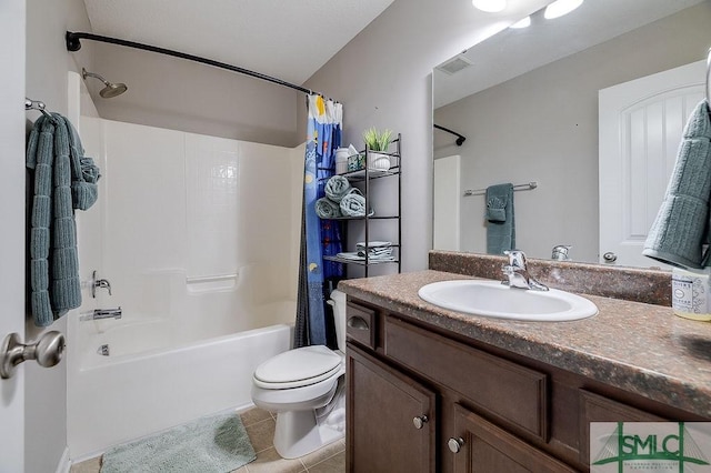 full bathroom featuring tile patterned floors, visible vents, shower / tub combo with curtain, toilet, and vanity