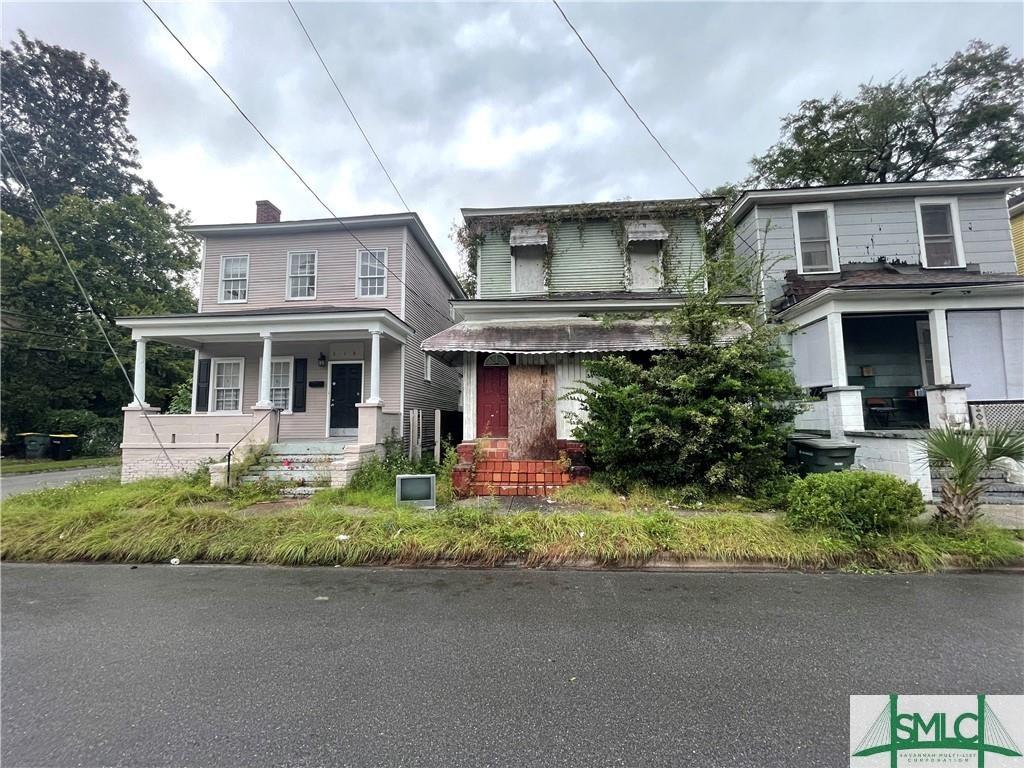 view of front of house with a porch