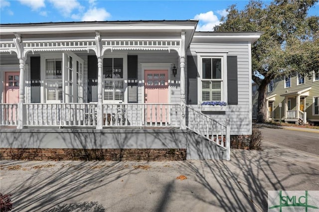 view of front of house with covered porch