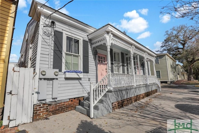 view of front facade featuring a porch