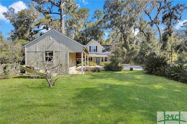 view of yard featuring a patio