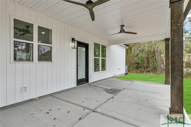 view of patio with ceiling fan