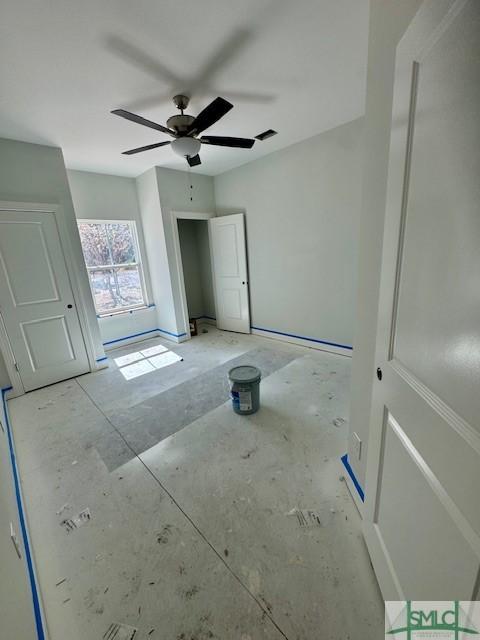 unfurnished bedroom with ceiling fan