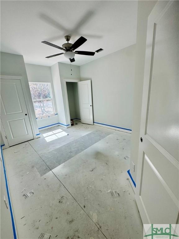 unfurnished bedroom with ceiling fan
