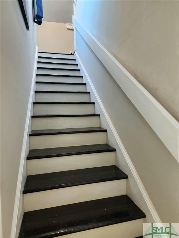 181 Kolic Helmey Rd, Guyton, GA 31312 - view of staircase