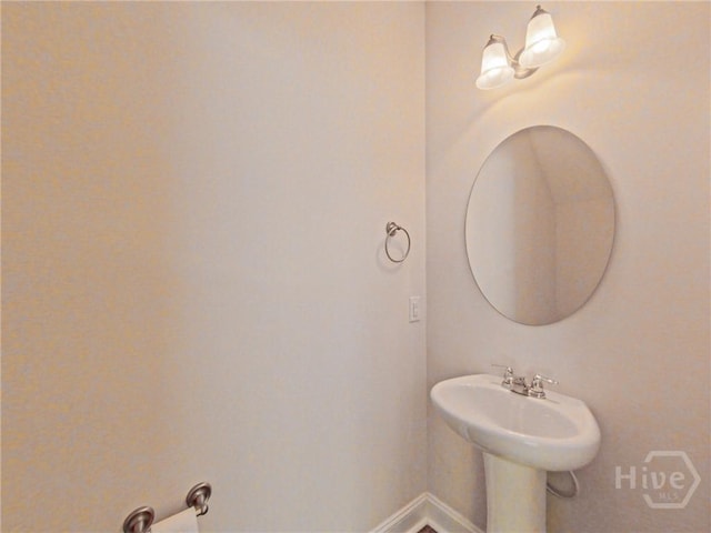 180 Kepler Loop, Richmond Hill, GA 31324 - bathroom with baseboards